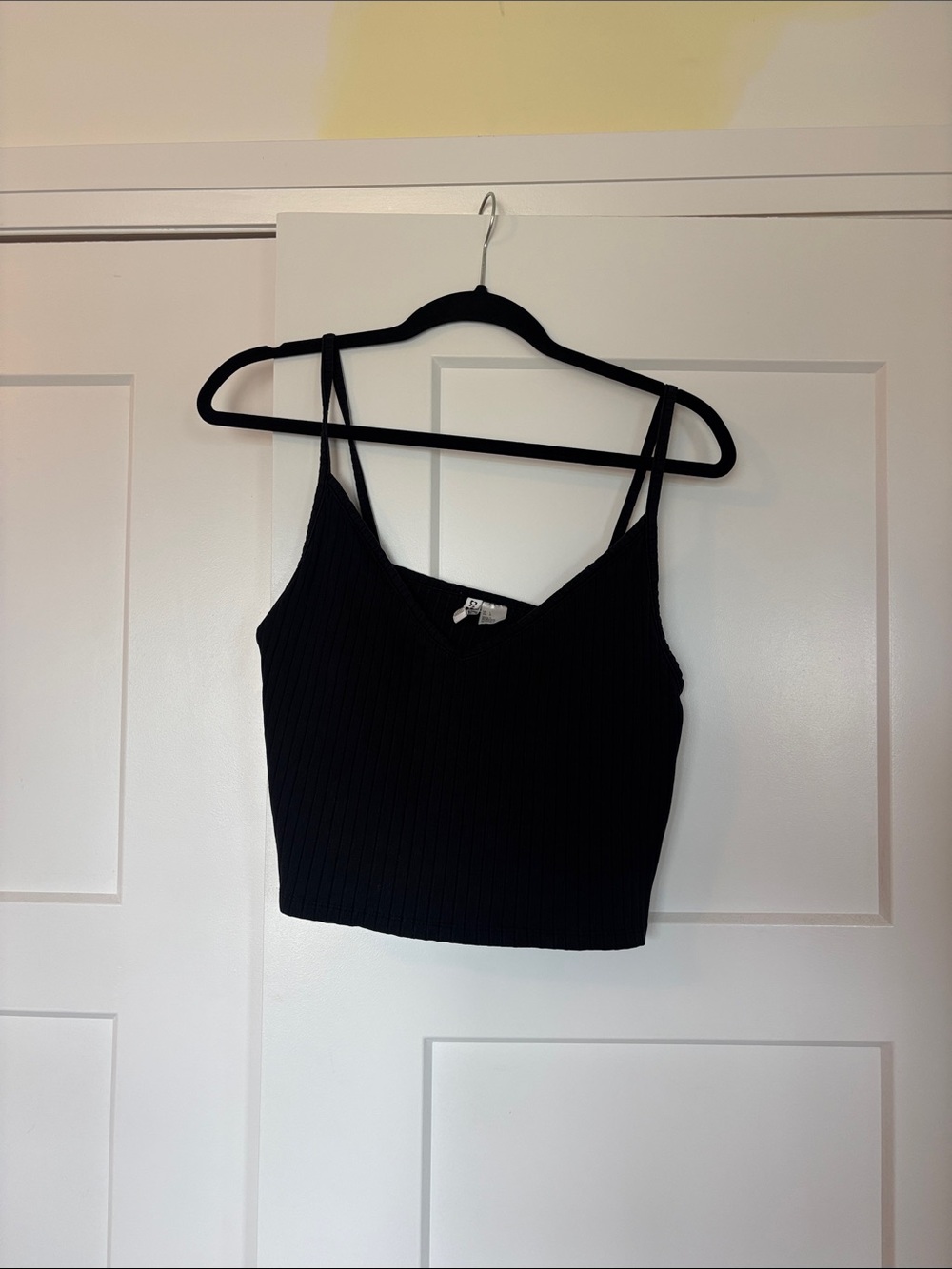 FREE WITH PURCHASE H&M Black Ribbed Cropped Tank Top
